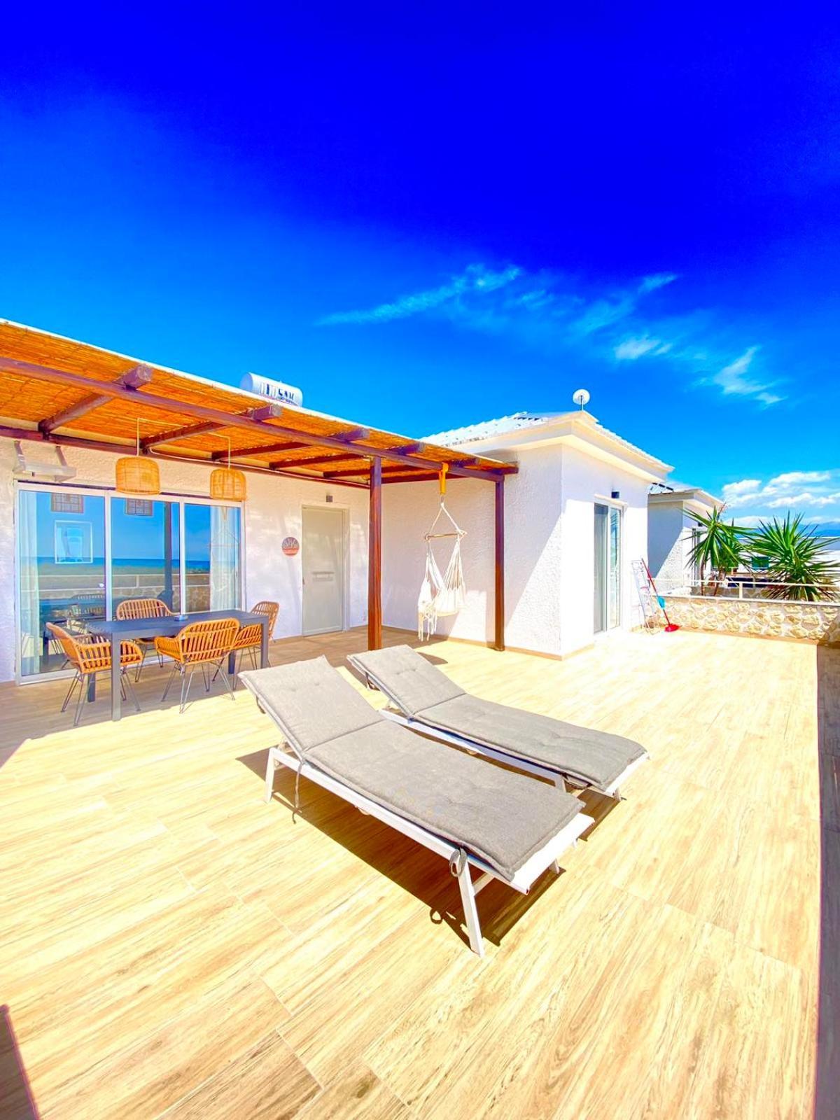 Boho Natural Beachfront Detached House Analipsis  Екстер'єр фото
