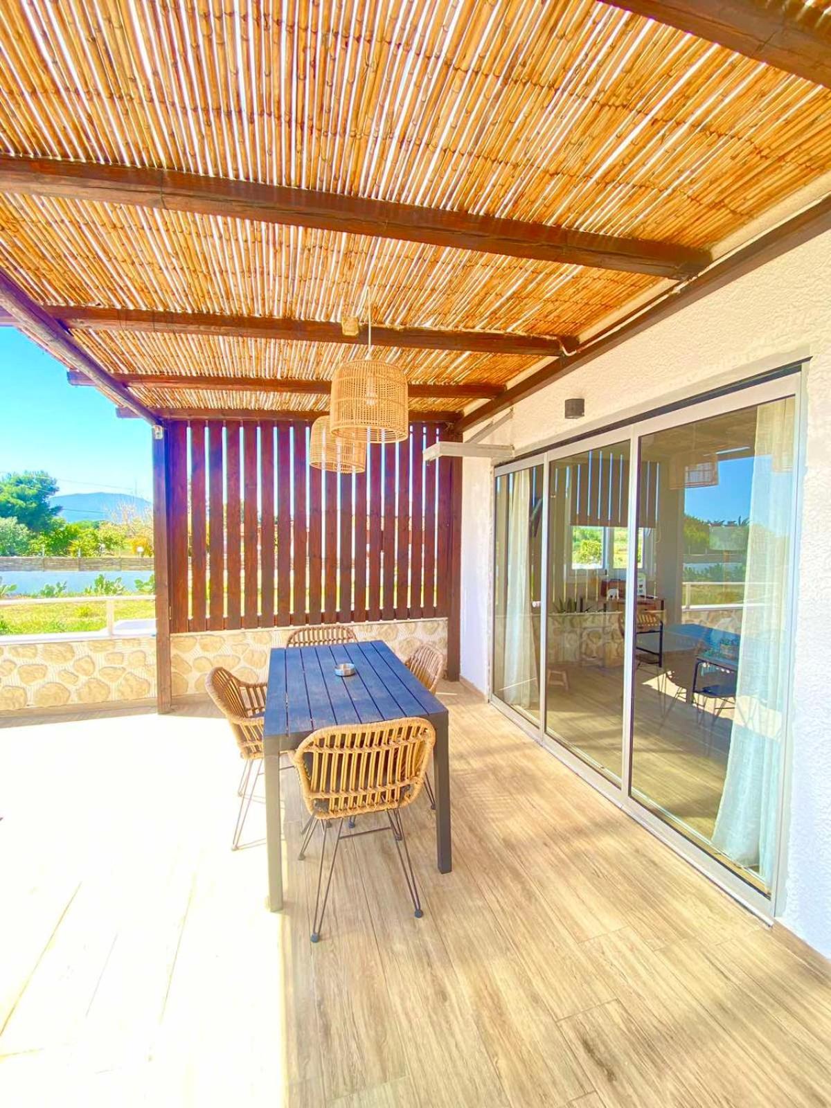 Boho Natural Beachfront Detached House Analipsis  Екстер'єр фото